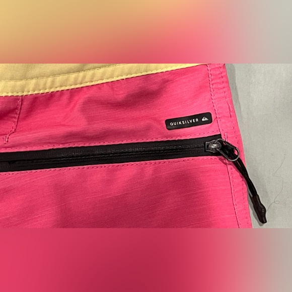 Quiksilver High Line Board Shorts Sz 28 - Picture 3 of 4